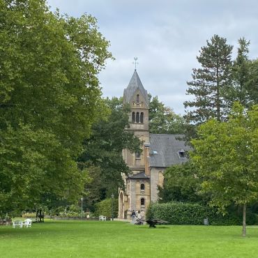 Schlosskapelle im Park