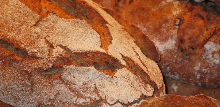 „Unser tägliches Brot …“– kennen Sie noch die Backhaus- Tradition von früher?